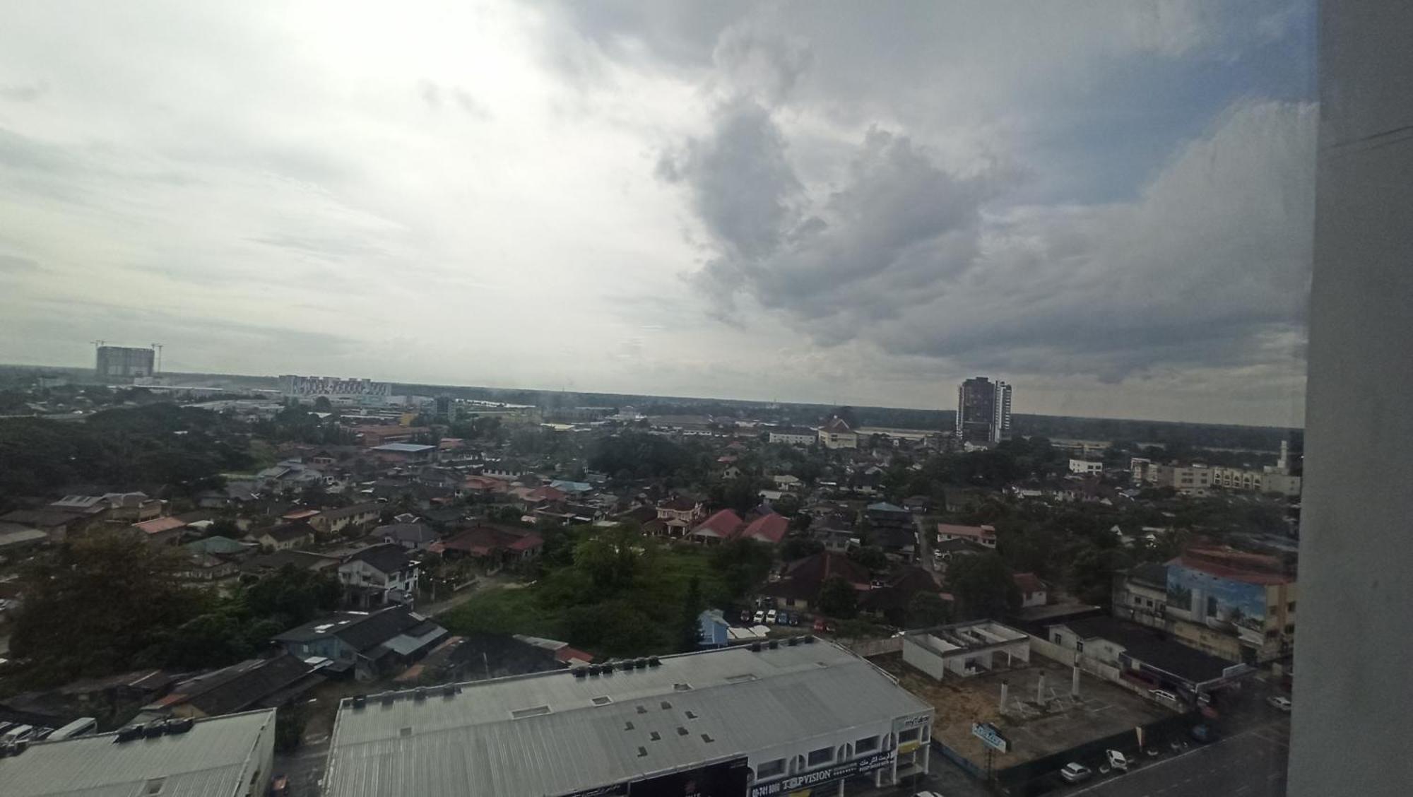 Zulanie Suite Troika Residence: Golden Triangle Oasis with Pool Kota Bharu Exterior photo